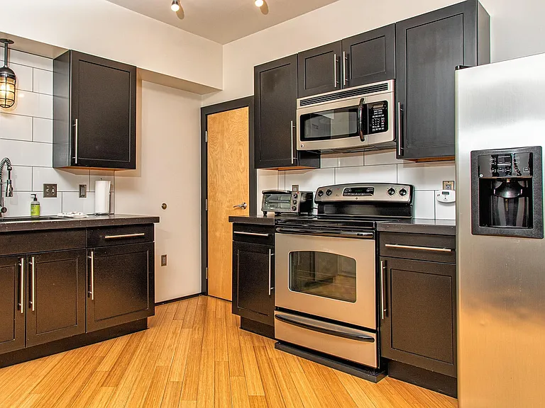 209 E 3rd St #2C — Photo 1