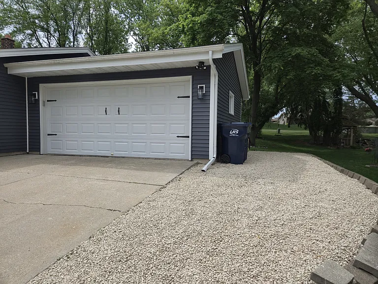 N70W23707 Prides Rd — Photo 2