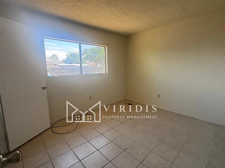 2203 Rounds St — Photo 7