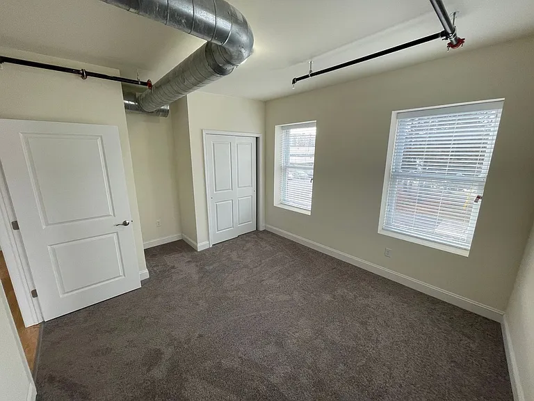 883 Broadway — Photo 15