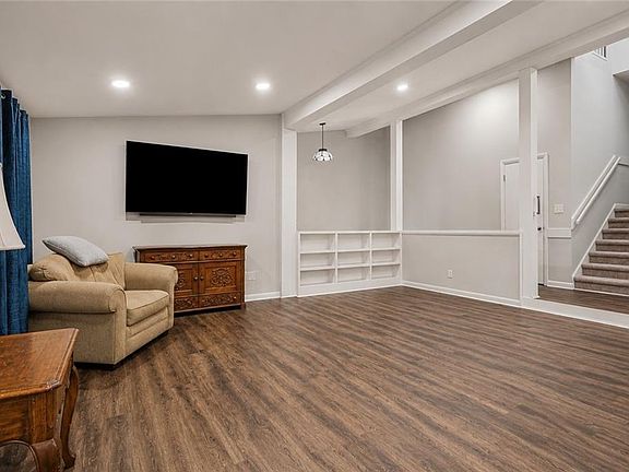 2nd image of 165 Bar H Dr