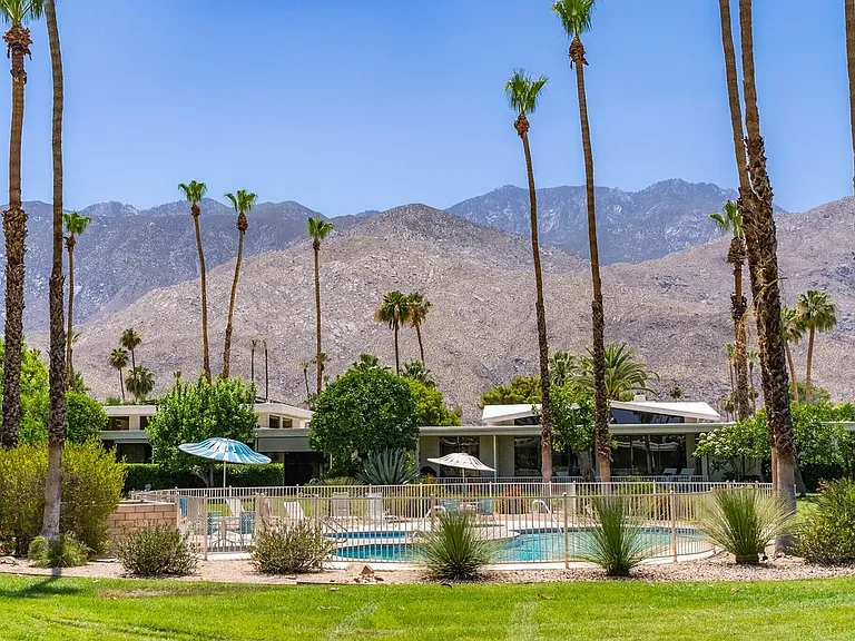 1511 E Twin Palms Dr — Photo 3