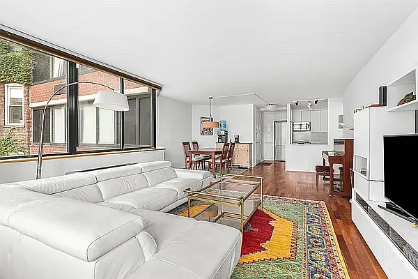 Rented by Compass | media 2