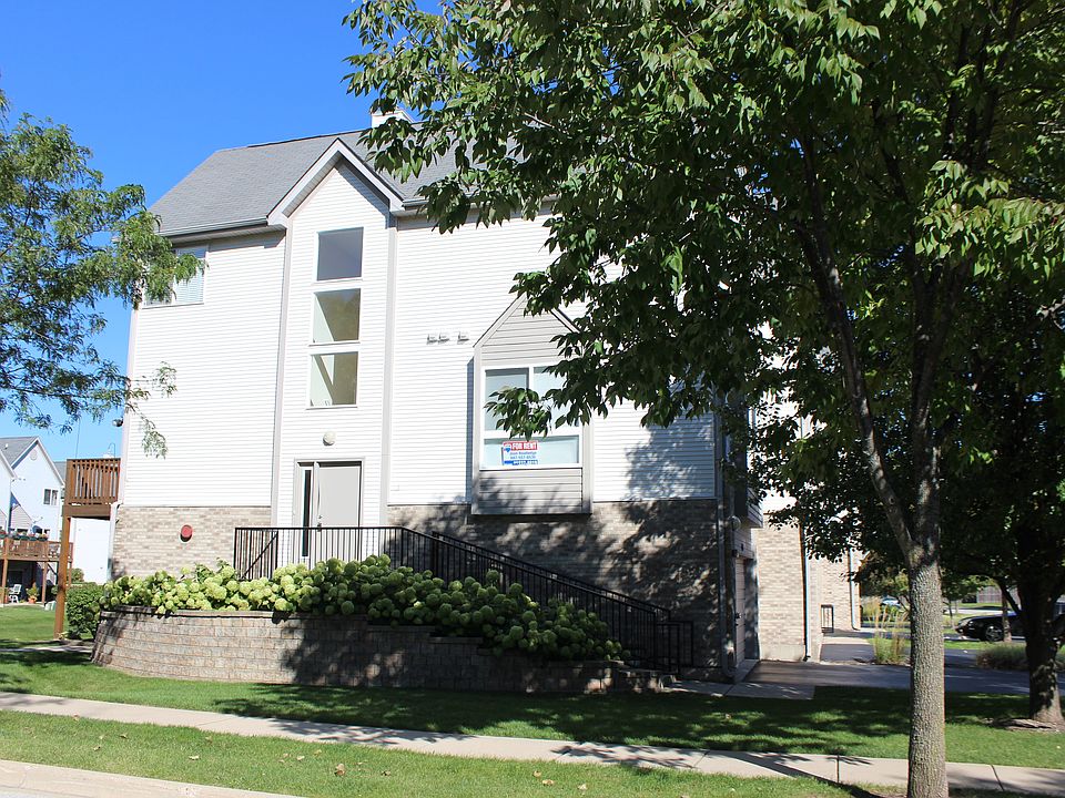 End Unit with 2 car garage