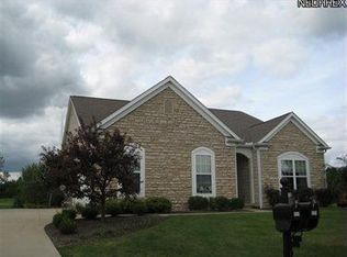 628 Avon Dr, Aurora, OH 44202