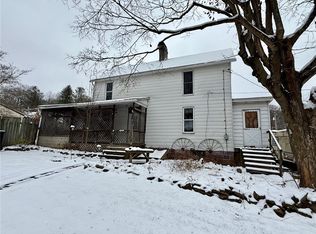 19 2nd St W, Marianna, PA 15345