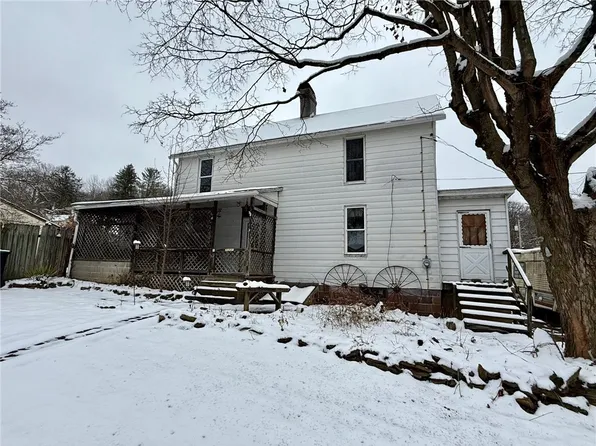 19 2nd St W, Marianna, PA 15345