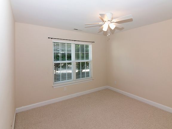 2nd image of 5025 Glen Cove Dr