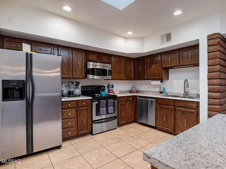1341 E Ellis Dr — Photo 10