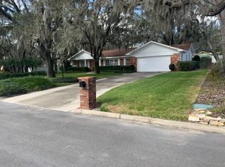 412 Fern Cliff Ave, Temple Terrace, FL 33617