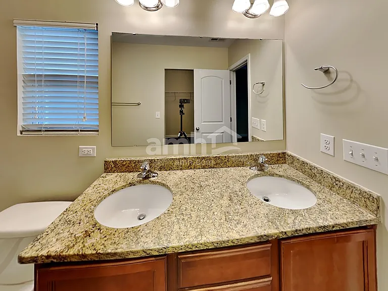 1056 Joselynn Dr — Photo 12