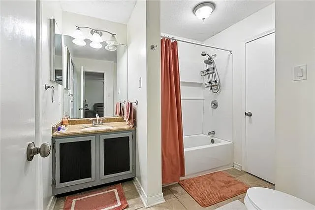 2425 Oxford Pl #136 — Photo 9