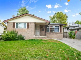 35 Bernick Dr, Barrie, ON L4M 5C1