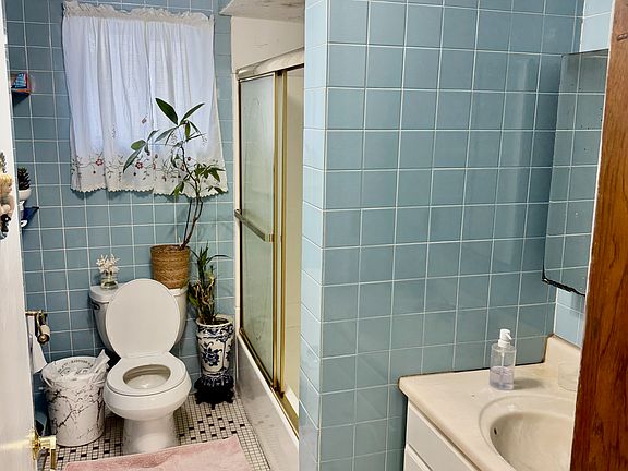 5th image of 13 Cottage St #1