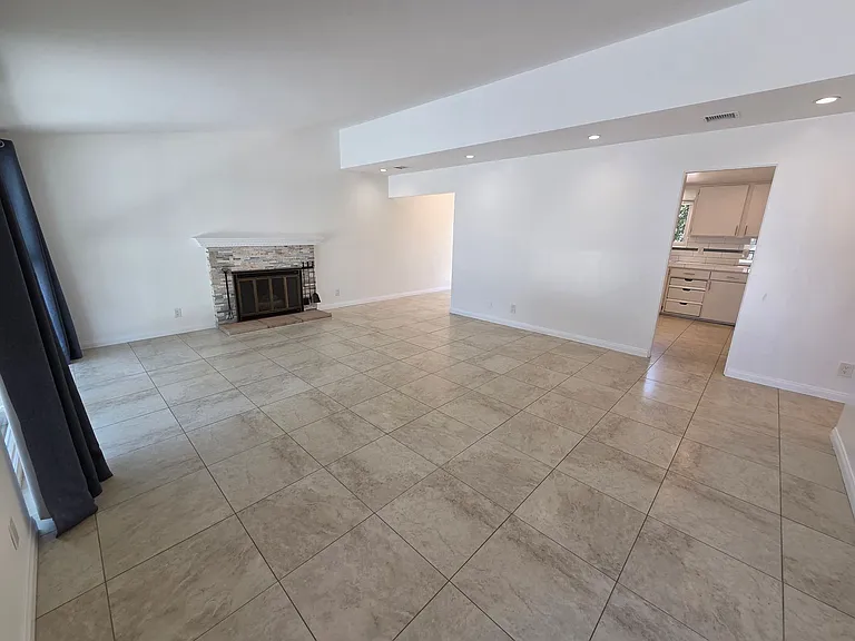317 Agnus Dr — Photo 9