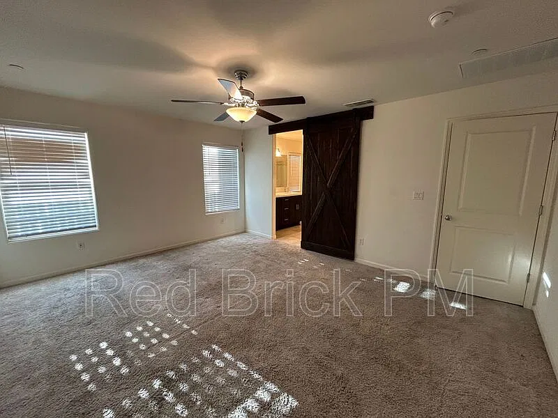 4 bed, 3.0 bath, 1852 sqft, $2,395 — Photo 4