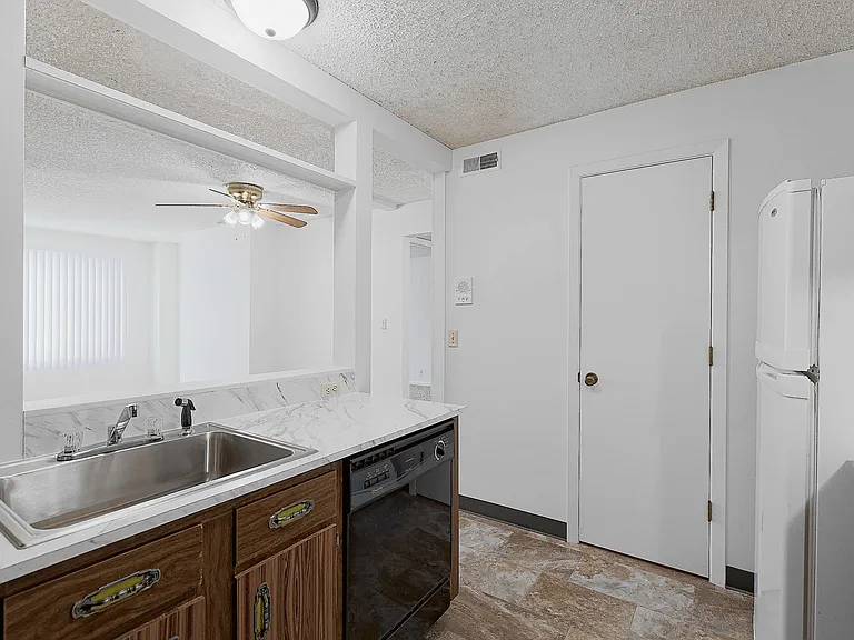 945 S 12th St #6 — Photo 6