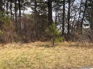 Longfellow Dr, Mastic beach, NY 11951
