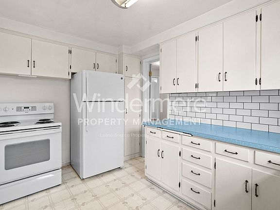 2nd image of 2622 W Heroy Ave