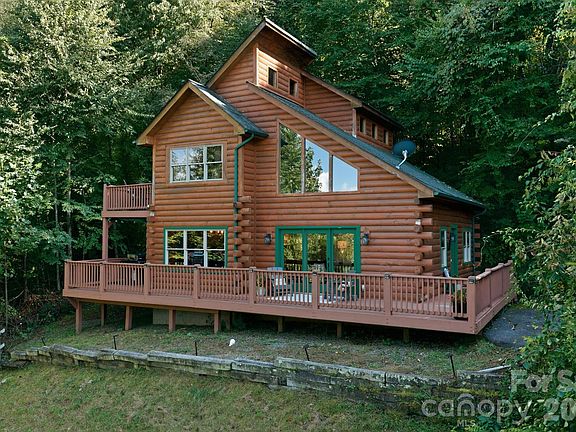 4th image of 291 Appalachian Trl
