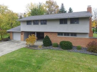 915 Mayer St, Bryan, OH