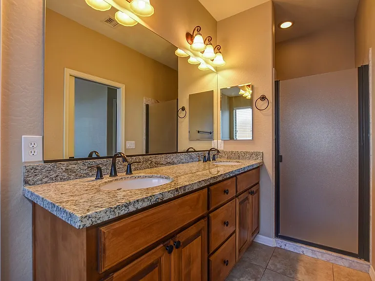 1712 Claire St — Photo 16