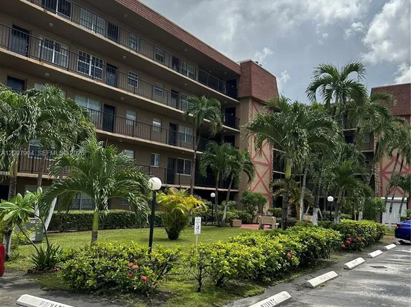 6575 W 4th Ave APT 306, Hialeah, FL 33012