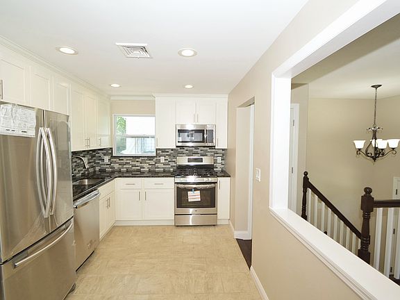 3rd image of 11 Morris Ave