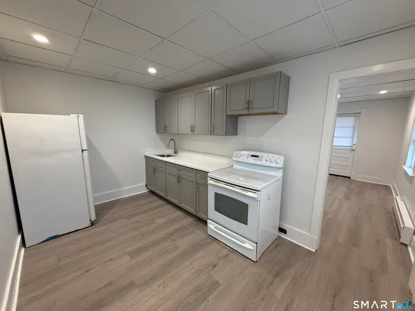 170 N State St, Ansonia, CT 06401