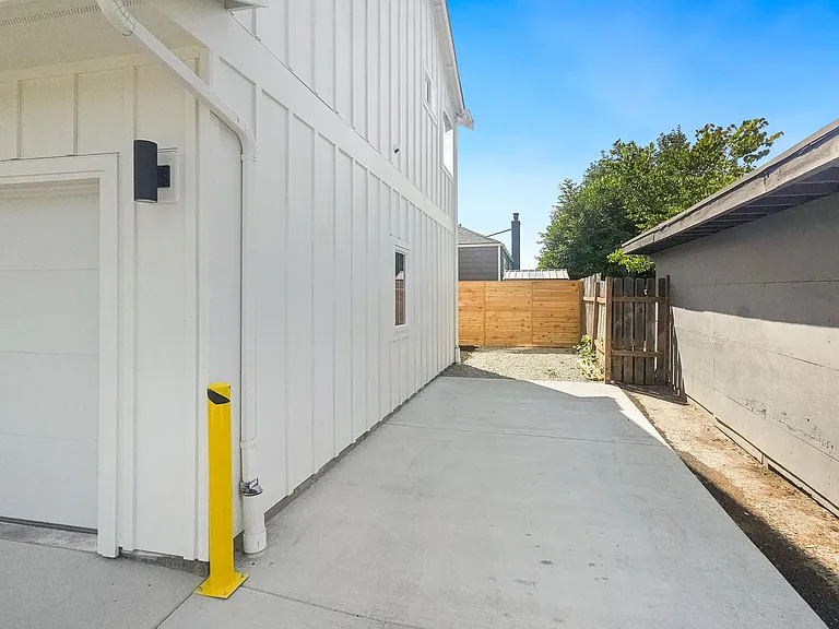 4128 13th Ave S — Photo 2