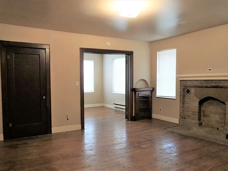 3400 N Robinson Ave — Photo 2