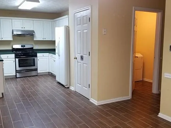 5419 Durham View Ct, Lilburn, GA 30047