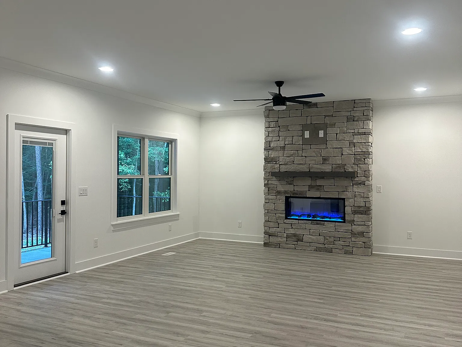 4 bed, 4200 sqft, $3,100 — Photo 3