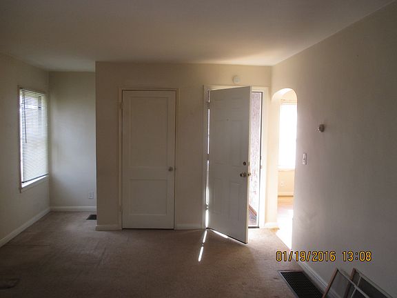 3rd image of 381 S Chase Ave