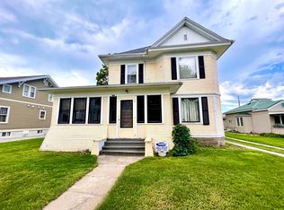 502 W Main St, Parkston, SD 57366