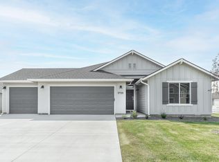 1810 SW Sparrow Pl, Mountain Home, ID 83647