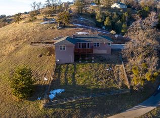 26101 Cumberland Rd, Tehachapi, CA 93561