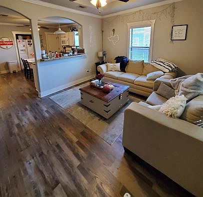 2nd image of 1009A Fairview Ave