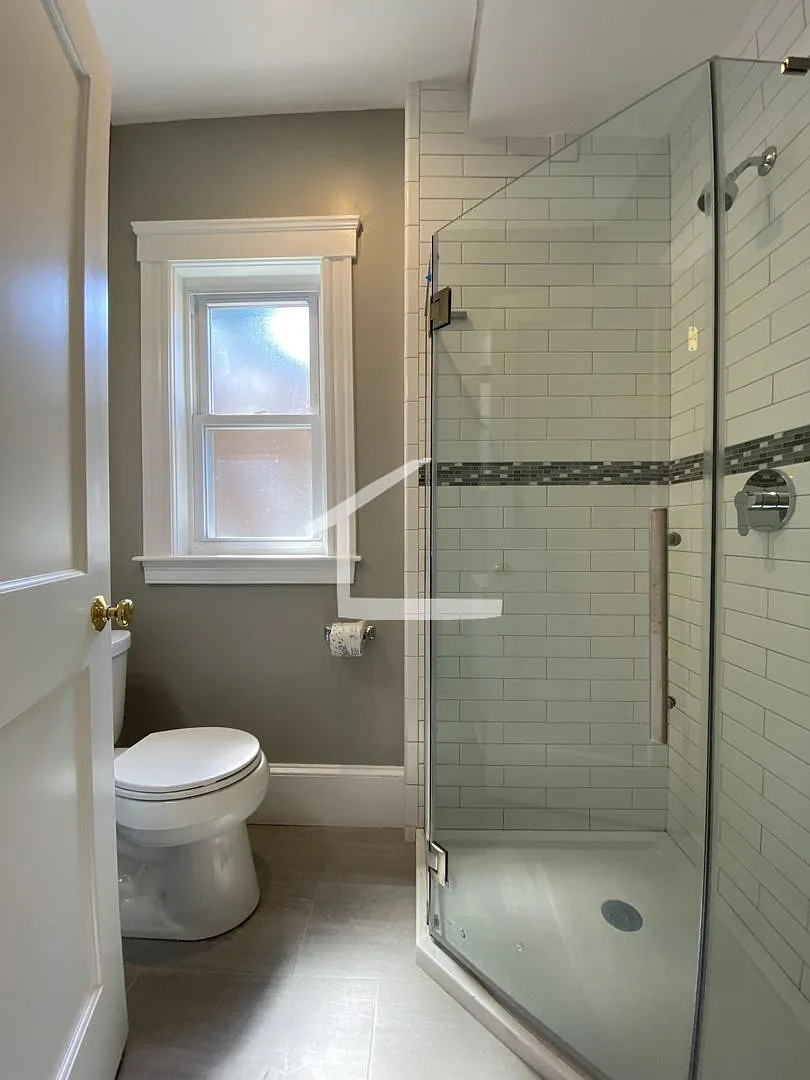 Unique Brookline 4 Bed. Now with 'metal-object' in... — Photo 2