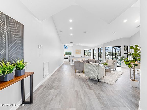 3rd image of 2080 Leeward Ln