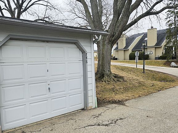 4th image of 748 Chandler Rd