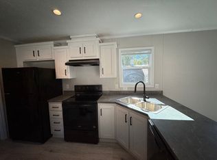 111 Delaware Cir, Elyria, OH 44035