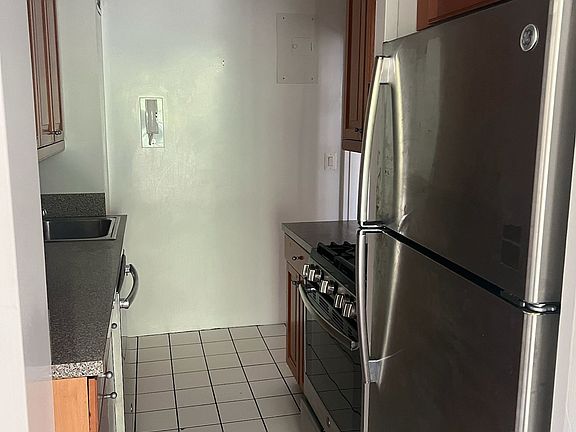 5th image of 401 E 81st St APT 3F