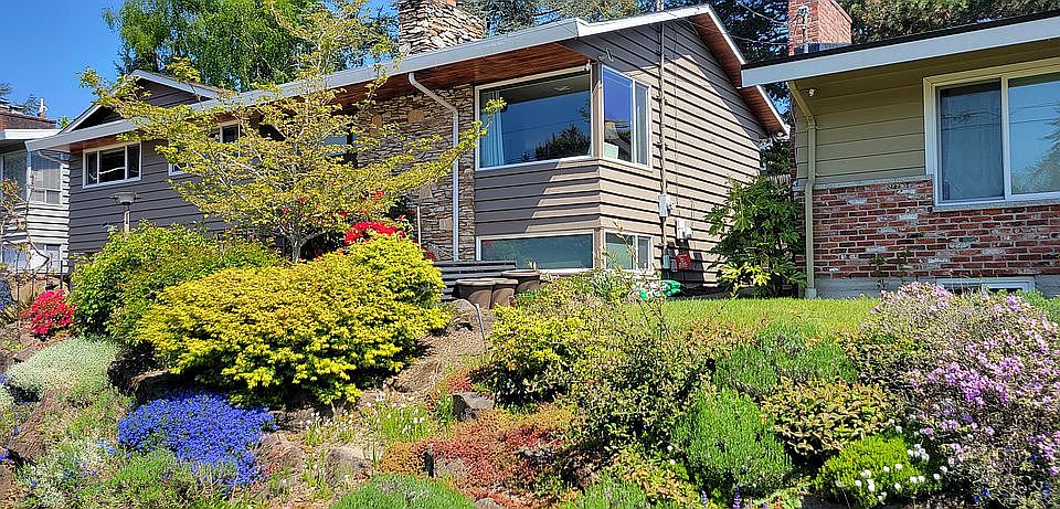 2nd image of 7034 39th Ave NE