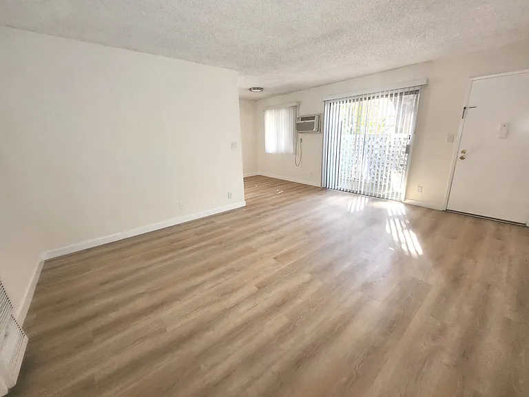 215 S Rampart Blvd #1 — Photo 3