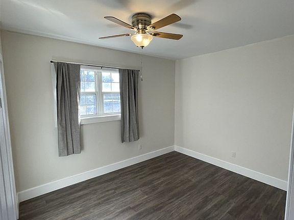 4th image of 352 Armas Ave