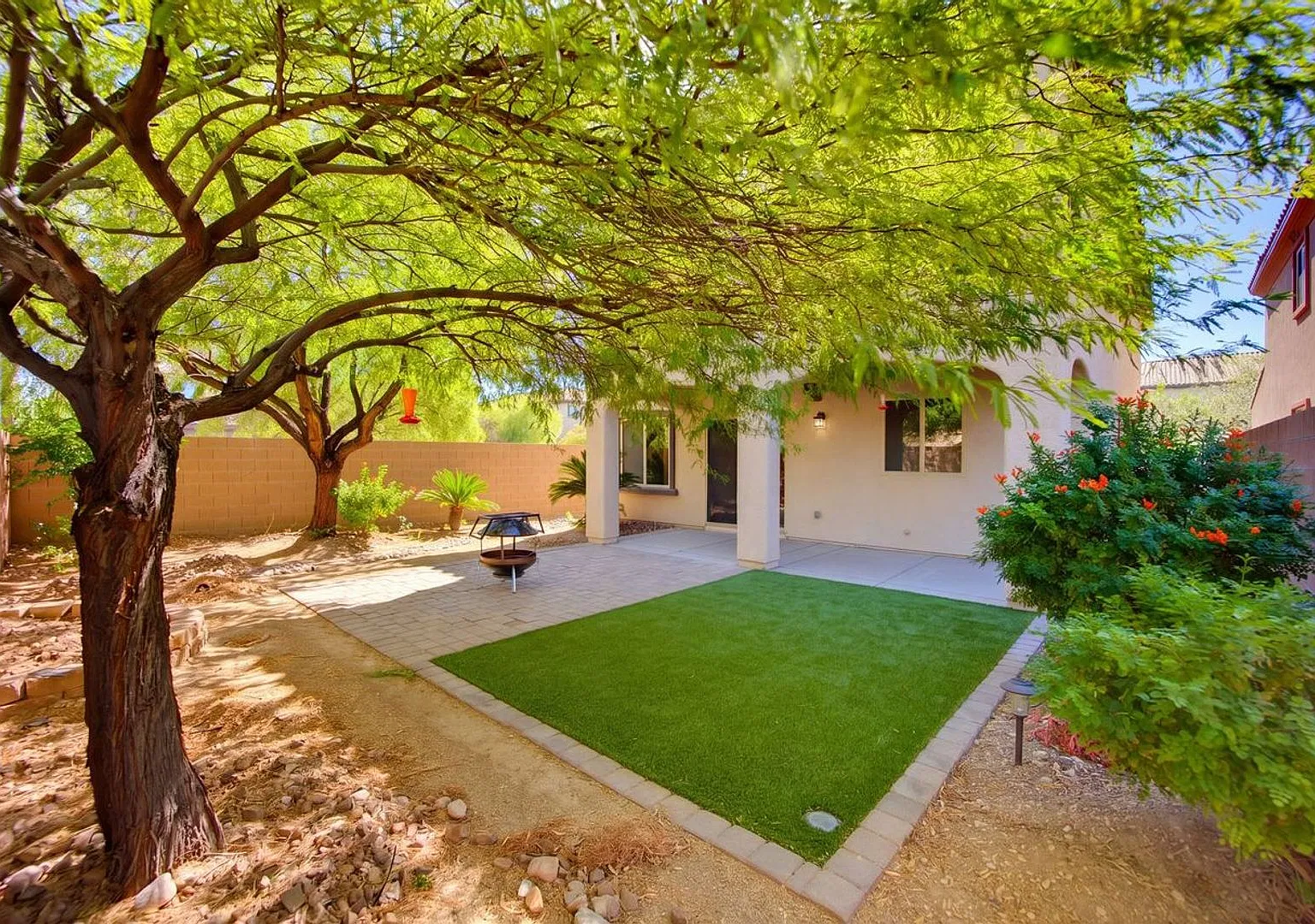 Spacious 2-Story Home w/ Two Balconies, Granite Island Kitchen & Turf Backyard SW Las Vegas — Photo 3