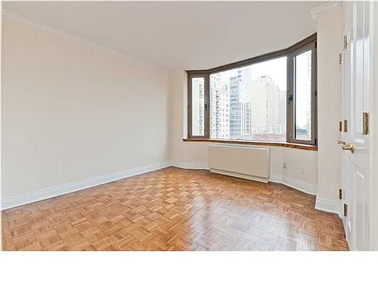 Sold by Mallan Real Estate Inc | media 1