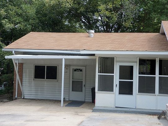 3rd image of 1010 Falcon Dr