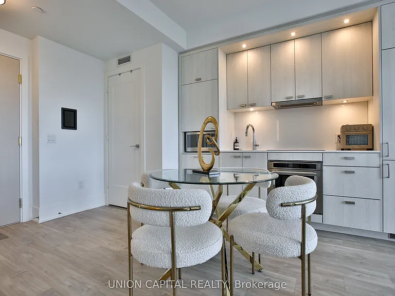 480 Front St W #1505 — Photo 6